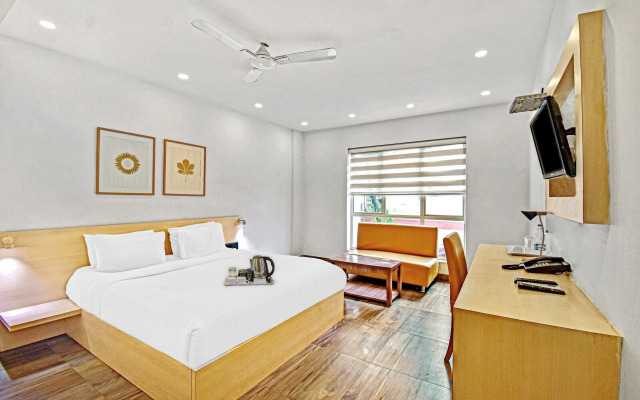 OYO Townhouse 539 Transit Express