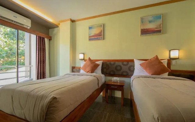 Rawis Resort Hotel