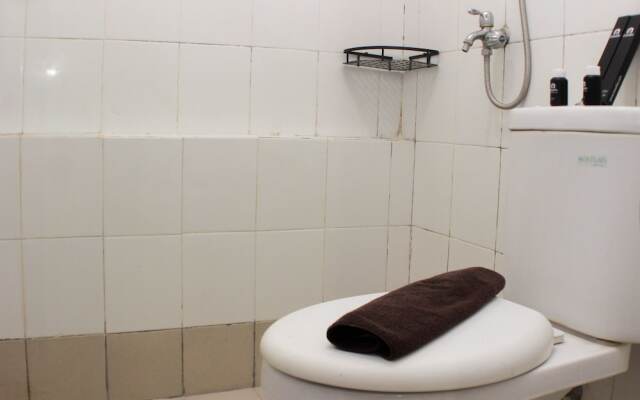 Comfort And Restful 2Br At Bassura City Apartment