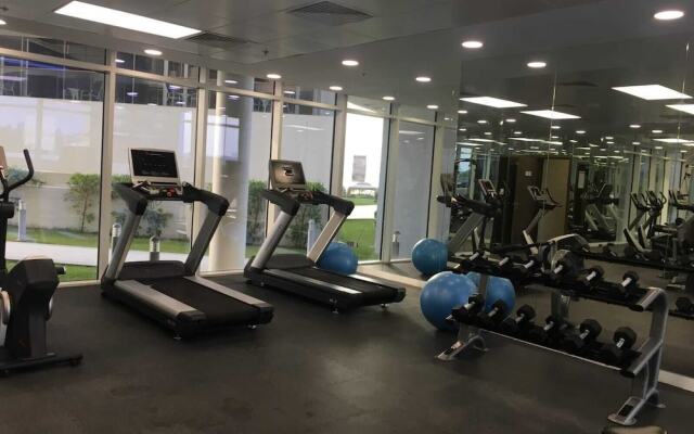 Airbetter- Dubai Palm Royal Bay Sea Face