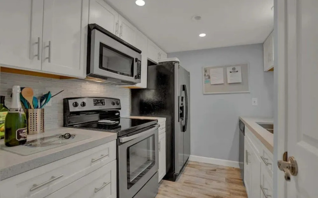 Fisherman Friend! - Coastal Condo - Views Await!