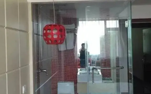 Apple Fashion Theme Hotel