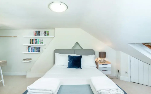 The River Cam Escape - 5BDR with Private Garden with Pond