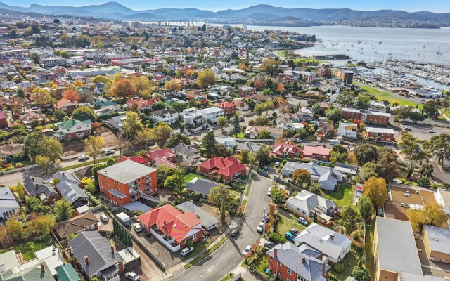3 Bedroom House - Sandy Bay