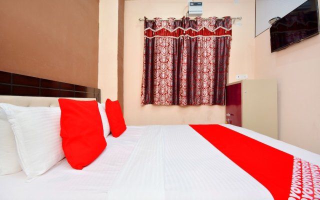 OYO 42945 Surya Hotel