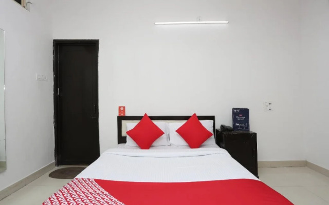Taj Guest House By OYO Rooms