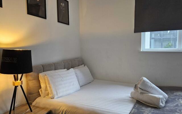 Cozy Liverpool Apartment With 2 Bedrooms
