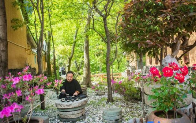 Yinxian Bieyuan Hostel