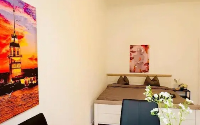 Modern Studio Close to Stadthalle