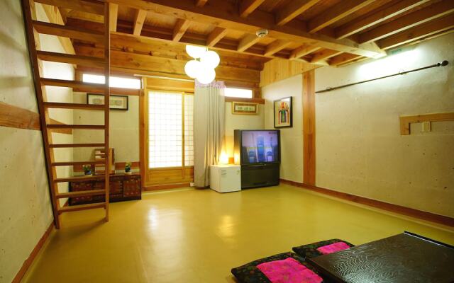 Kim Myongok's Hanok Stay