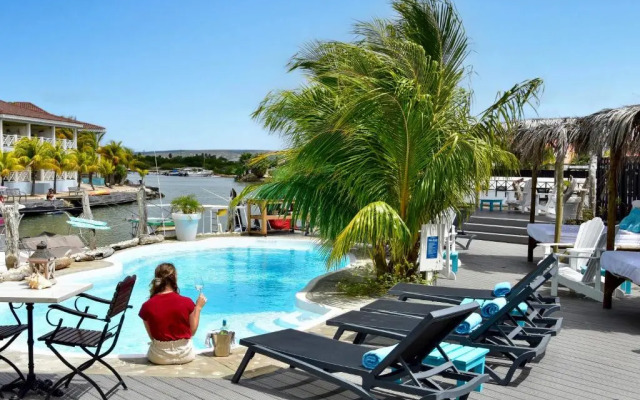 Ocean Breeze Bonaire Apartments