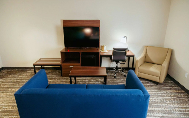 Clarion Pointe-Dillard near Blue Ridge Mountains