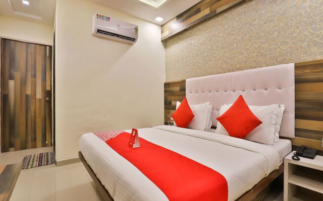 OYO 12654 Hotel Sunshine