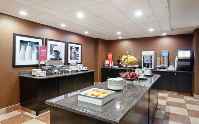 Hampton Inn & Suites Fresno-Northwest