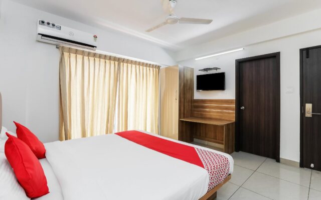 The Red Lotus Premium By OYO Rooms