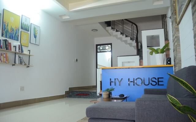 Hy House - Hostel