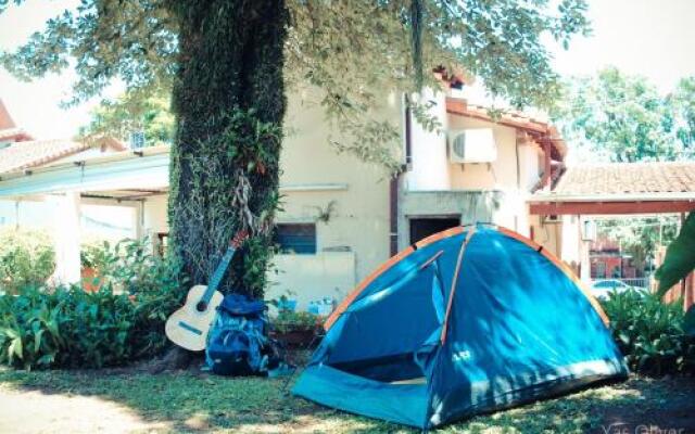 Colonial Hostel & Camping