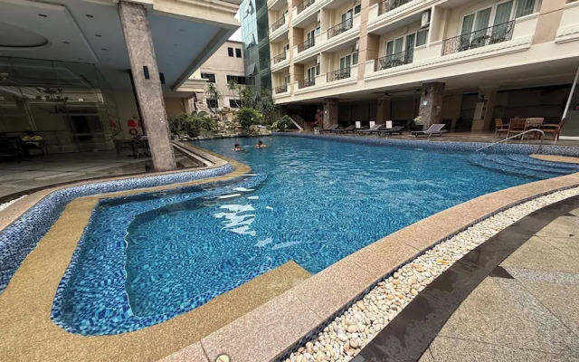 Golden Star Pattaya