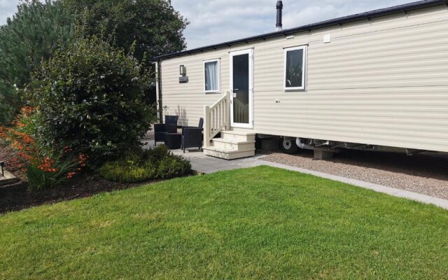 The Trotting Mare Caravan Park - Adults Only