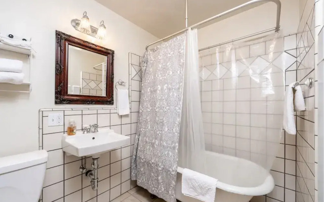 The Dutch Flat Hotel