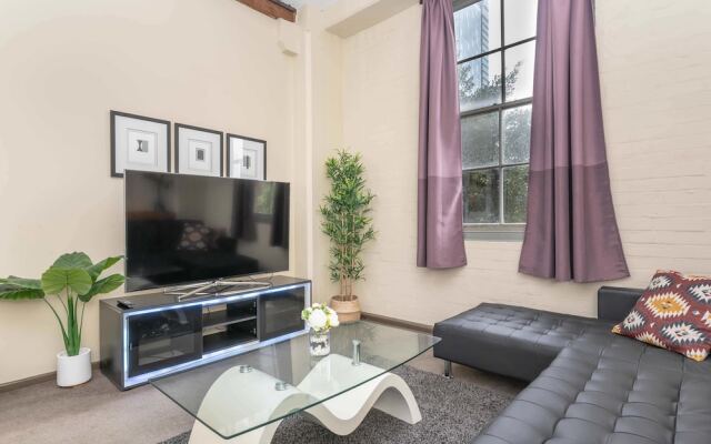 AirM8 Apartments the Oaks