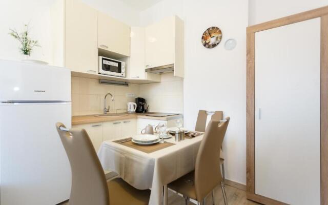 Apartment Rosemary 24