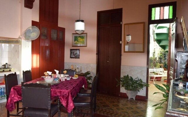 Casa Colonial Mirta y Candido CAMAGUEY