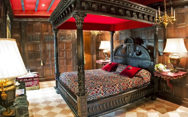 Château La Tour Carnet - B.Magrez Luxury Wine Experience