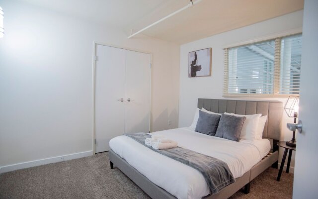 3BR CozySuites at The Block