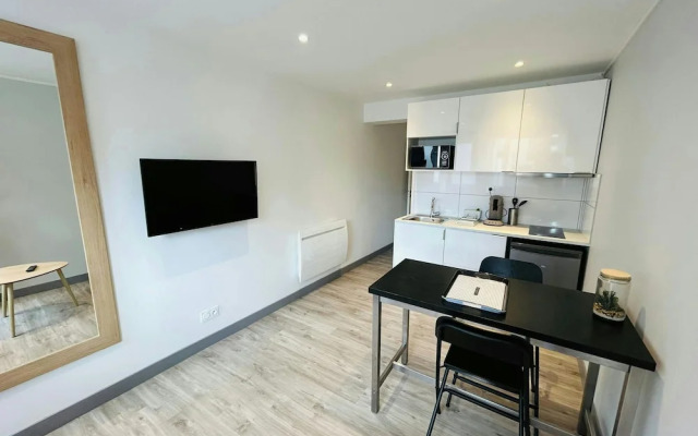 La Cour Barbatre Calme