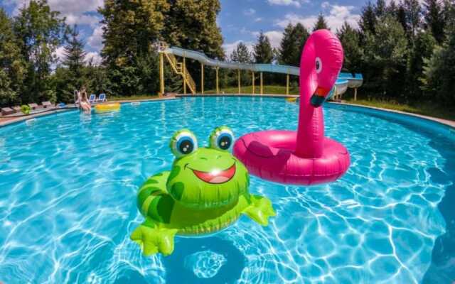 Snug Mobile Home in Januv Dul Bohemian With Pool