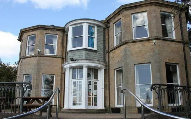 Mansfield Manor Hotel
