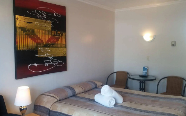 Raymar Motor Inn