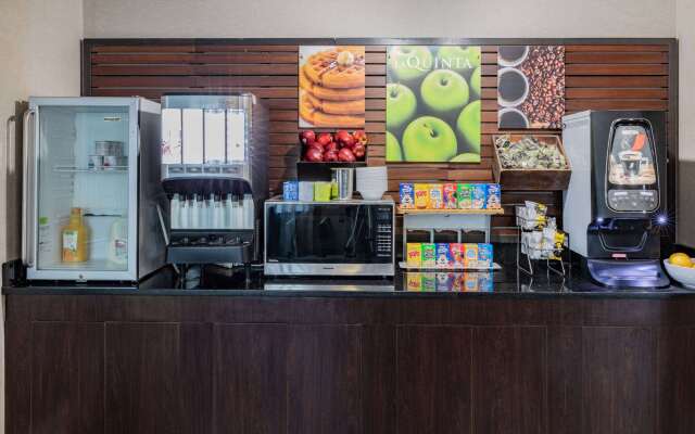 La Quinta Inn by Wyndham Laredo I-35