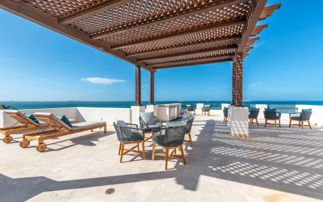 Playa de La Paz Condominiums