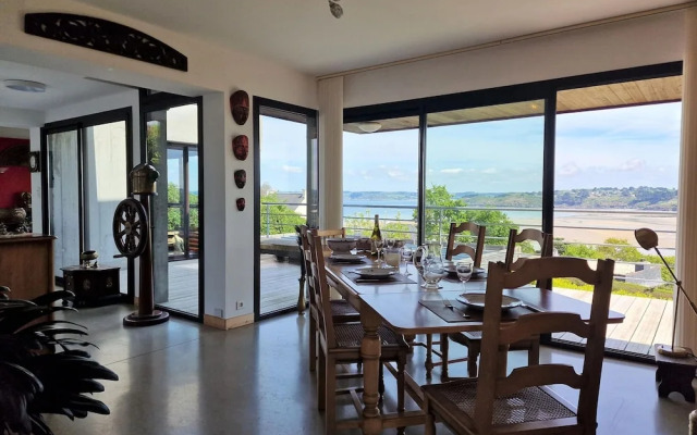 Architect Villa With Fantastic sea View, Locquirec