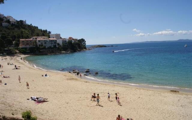 Canyelles Marina 3000