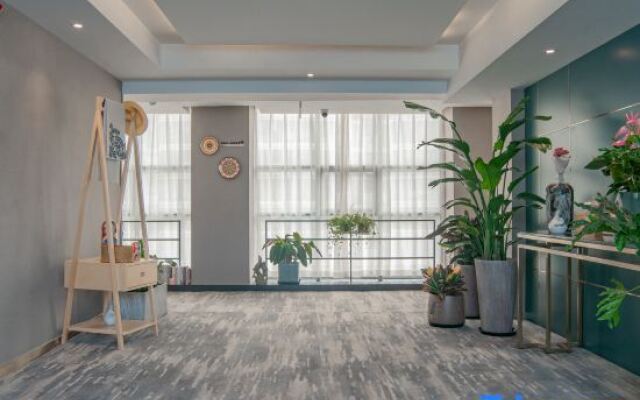 EZZI Hotel (Nantong Haohe Scenic Area Haierxiang Subway Station)