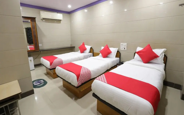 OYO 10697 Hotel Suraj Inn
