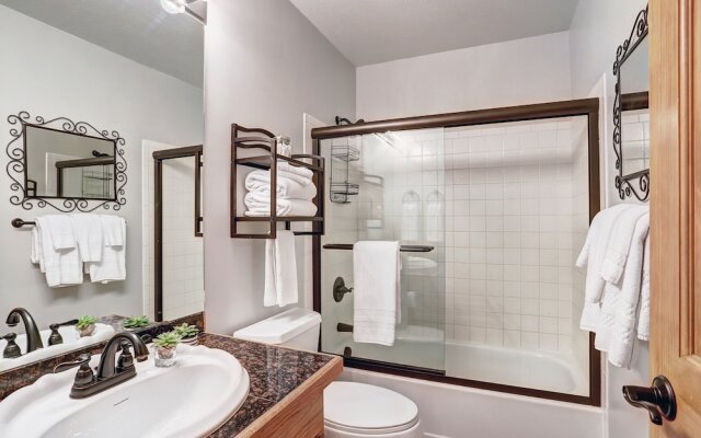 Sophie's Chalet 3 Bedroom Townhouse by RedAwning