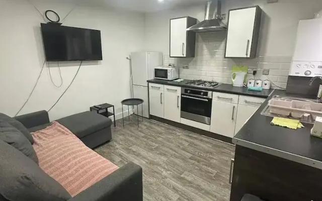 Cardiff Cathedral Apartment
