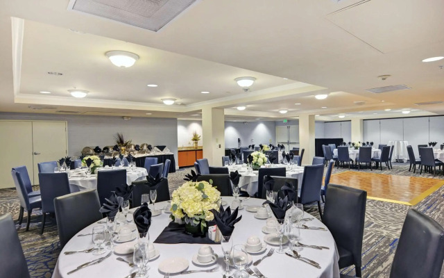 Embassy Suites by Hilton Valencia