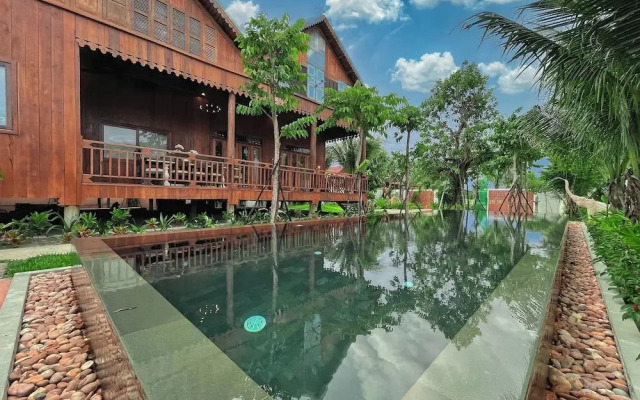 Isann Lodge Private Pool Villa