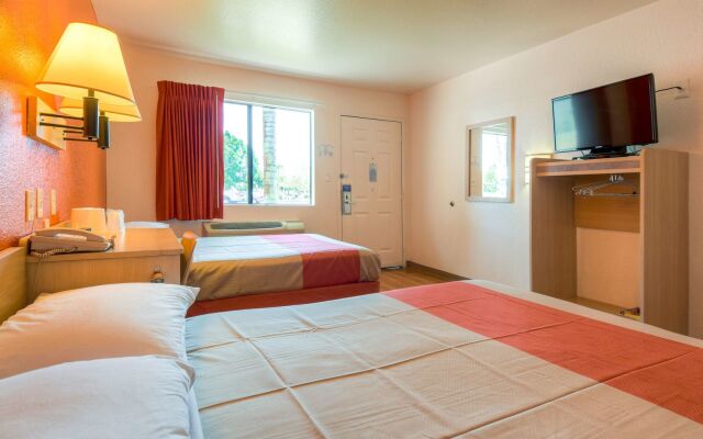 Motel 6 El Cajon, CA - San Diego