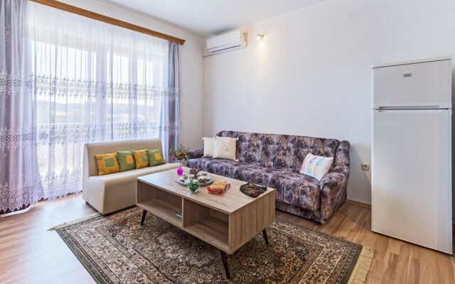 Nice Apartment in Labin With 1 Bedrooms and Wifi