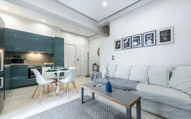 Phaedrus Living: City Center Luxury Flat Iofontos
