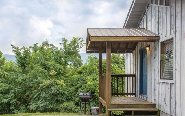 Leconte View 1 by Jackson Mountain Homes