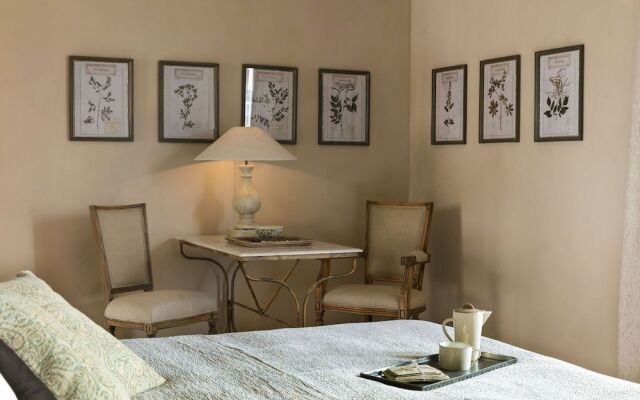 Logis Hotel Restaurant Le Prieure