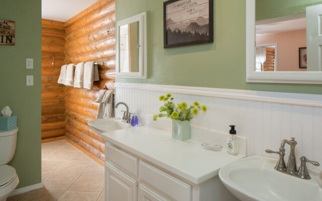 Quarter Horse Lodge