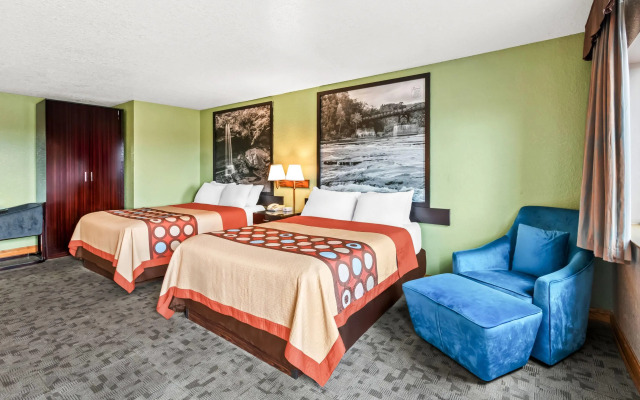 Super 8 by Wyndham Uniontown PA